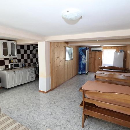 Rozalin Guest House Gudauta Eksteriør billede