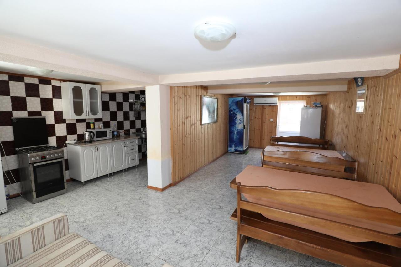 Rozalin Guest House Gudauta Eksteriør billede