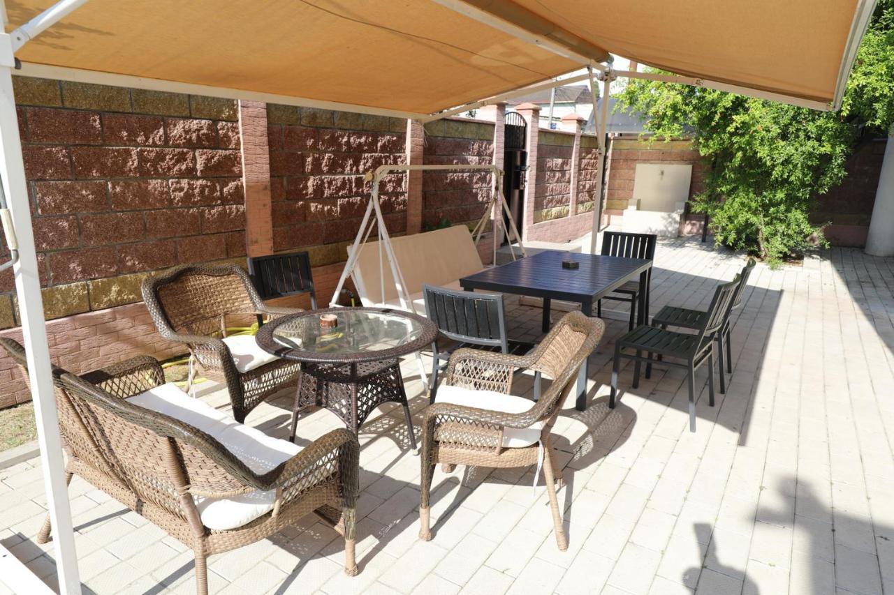Rozalin Guest House Gudauta Eksteriør billede